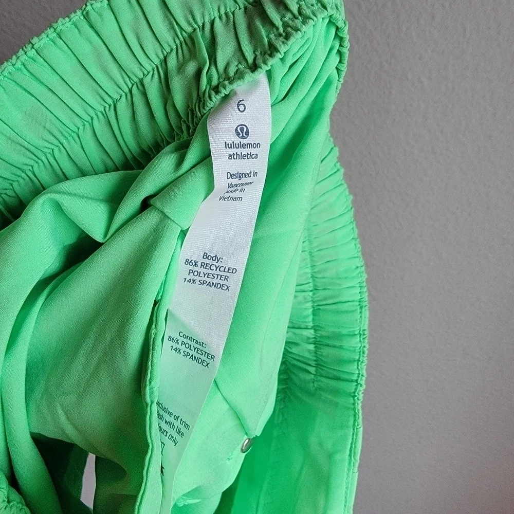 Lululemon Spring Break Away Short in Pistachio size 6 NWT